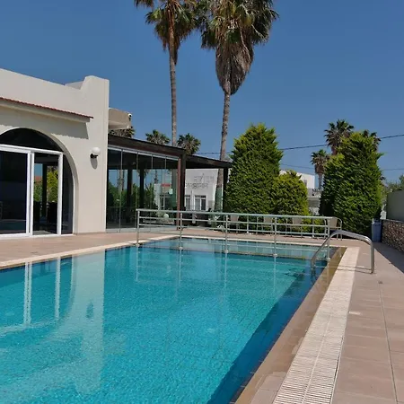 Aparthotel Artemis Ii *